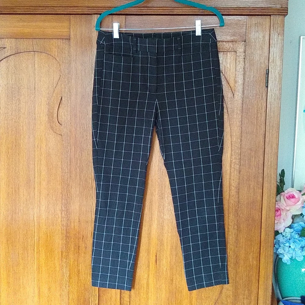 LOFT b/w windowpane stretchy skinny pants, sz6